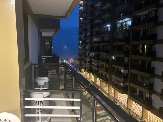 Lindo Apto No Barrabela, Todo Equipado, Com Arcondicionados Split Novos No Quarto E Na Sala, Limpissimo, Cheiroso, Novinho, Condominio Em Frente A Praia, Com Piscina Aquecida, Sauna, Quadra, Academia, Lavanderia, Salao De Beleza, Restaurantes, Mercad 里约热内卢 外观 照片